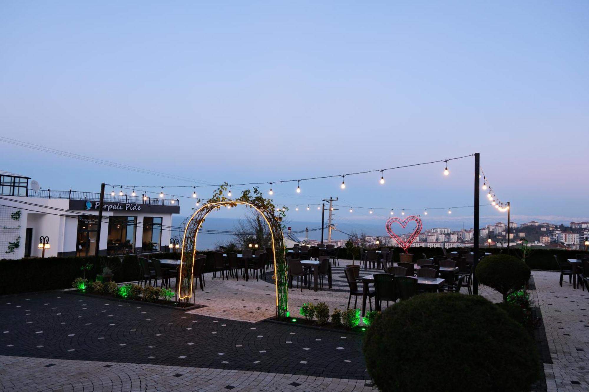 Sahin Tepesi Suite Otel 特拉布宗 外观 照片